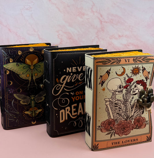 Carnets en cuir vieilli – Grimoire, Livre des Ombres ou compagnon du quotidien
